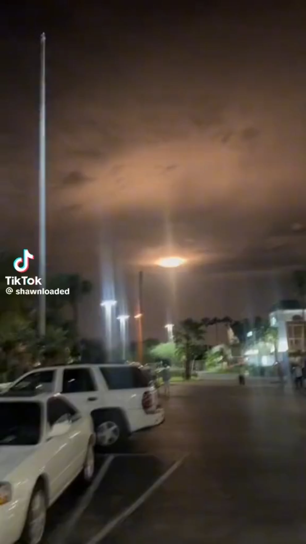 Somewhat Clear Footage Of Alien Or UFO In Miami In 2024 UFO FEED   Ajl4Y2ticDJvMmRjMcwQOtzebT16Rkg4fczirUsBddUJc7745kSH9RsLc1Fj 